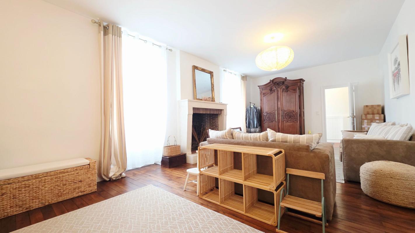 BOURGES BOURGES MAISON DE 173M² 6 PIECES 4 CHAMBRES 4