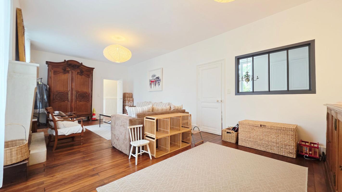 BOURGES BOURGES MAISON DE 173M² 6 PIECES 4 CHAMBRES 5
