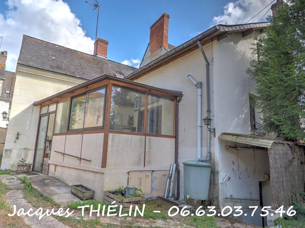 LONGUE-JUMELLES MAISON DE VILLE À FORT POTENTIEL AVEC JARDIN, DÉPENDANCES ET LOGEMENT ANNEXE 12