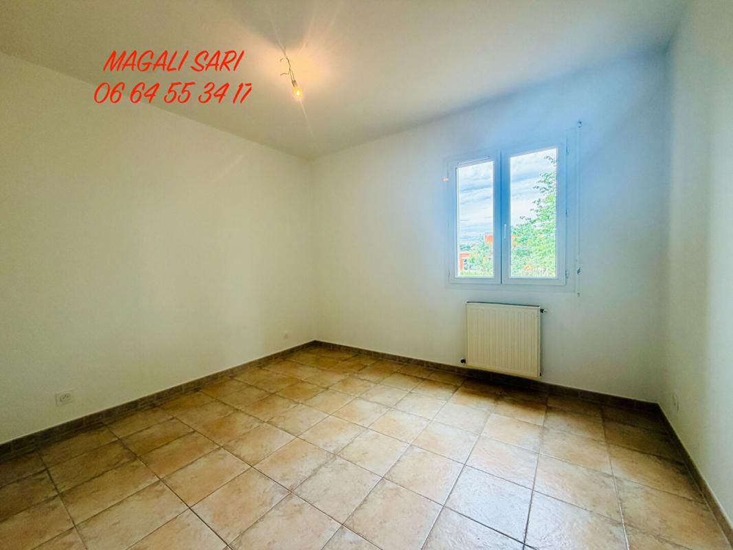 SAINT-JULIEN-LES-ROSIERS Villa Saint Julien Les Rosiers 5 pièce(s) 83 m2 10