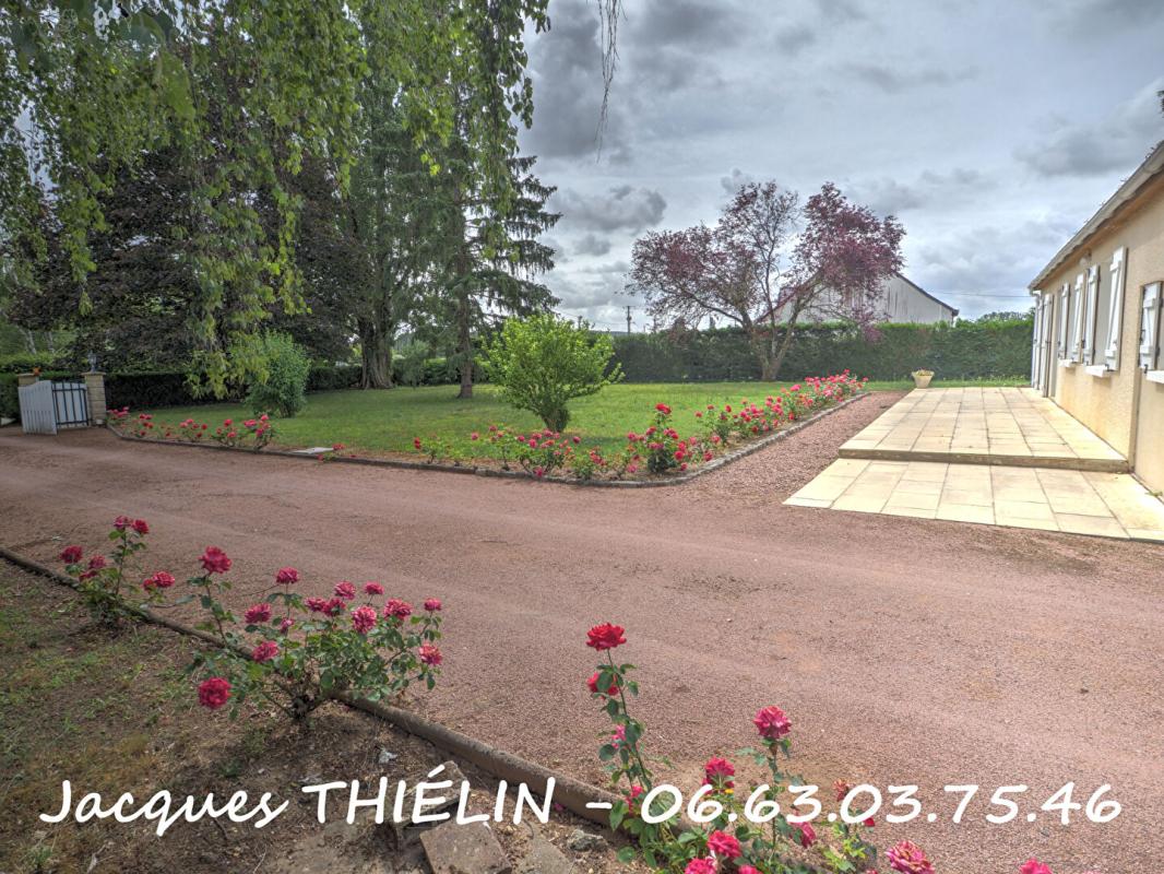 BLOU Maison de plain-pied 112 m² ? Prête à vivre, 3 chambres, grande dépendance et cadre campagne à 5 min de Longué-Jumelles 12