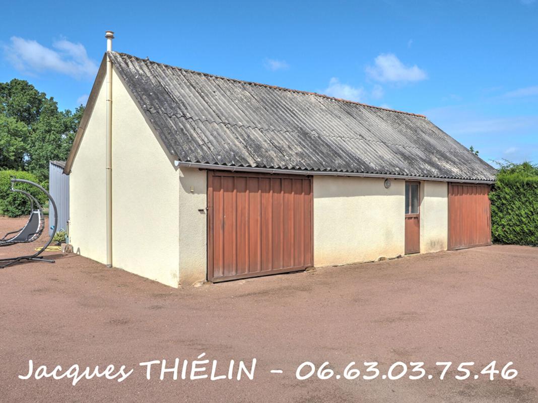 BLOU Maison de plain-pied 112 m² ? Prête à vivre, 3 chambres, grande dépendance et cadre campagne à 5 min de Longué-Jumelles 17