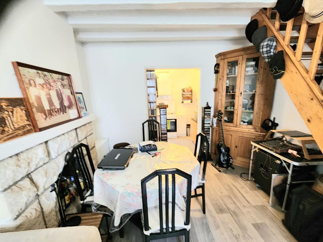 LES ANDELYS Exclusivité - Les Andelys - Immeuble de rapport de 3 logements  dont 2 loués pour une rentabilité de 18.240 par an.- Prix 195.900 12
