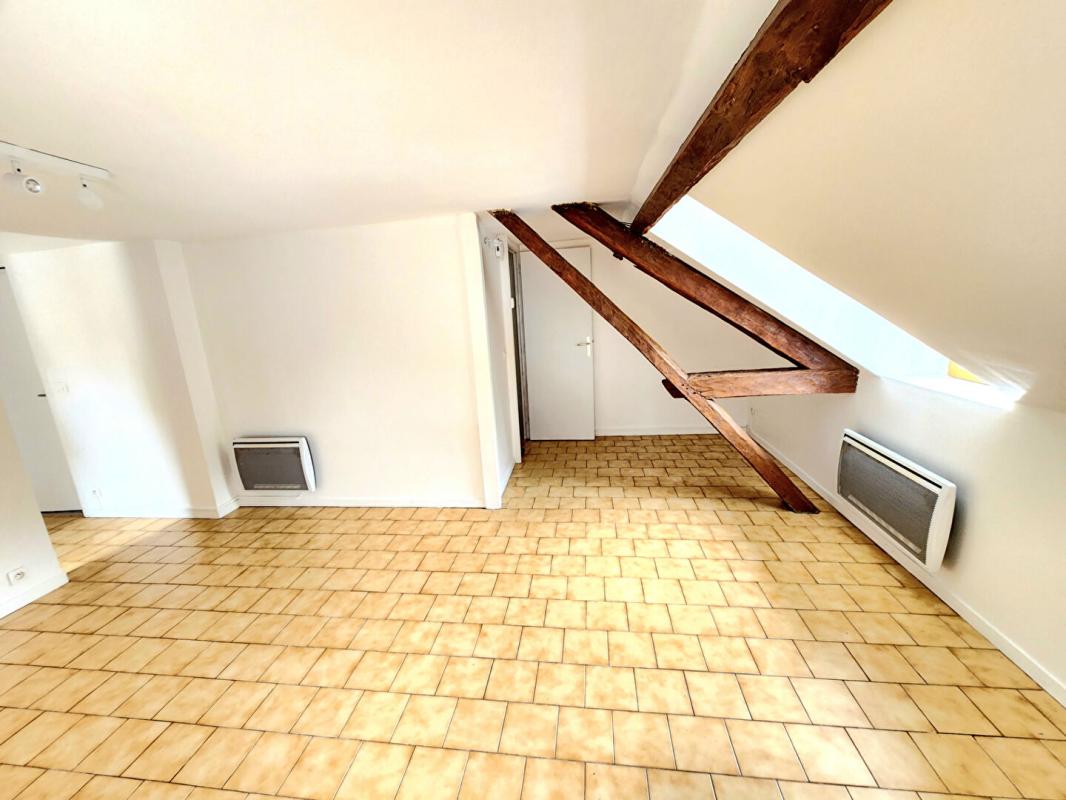LES ANDELYS Exclusivité - Les Andelys - Immeuble de rapport de 3 logements  dont 2 loués pour une rentabilité de 18.240 par an.- Prix 195.900 14