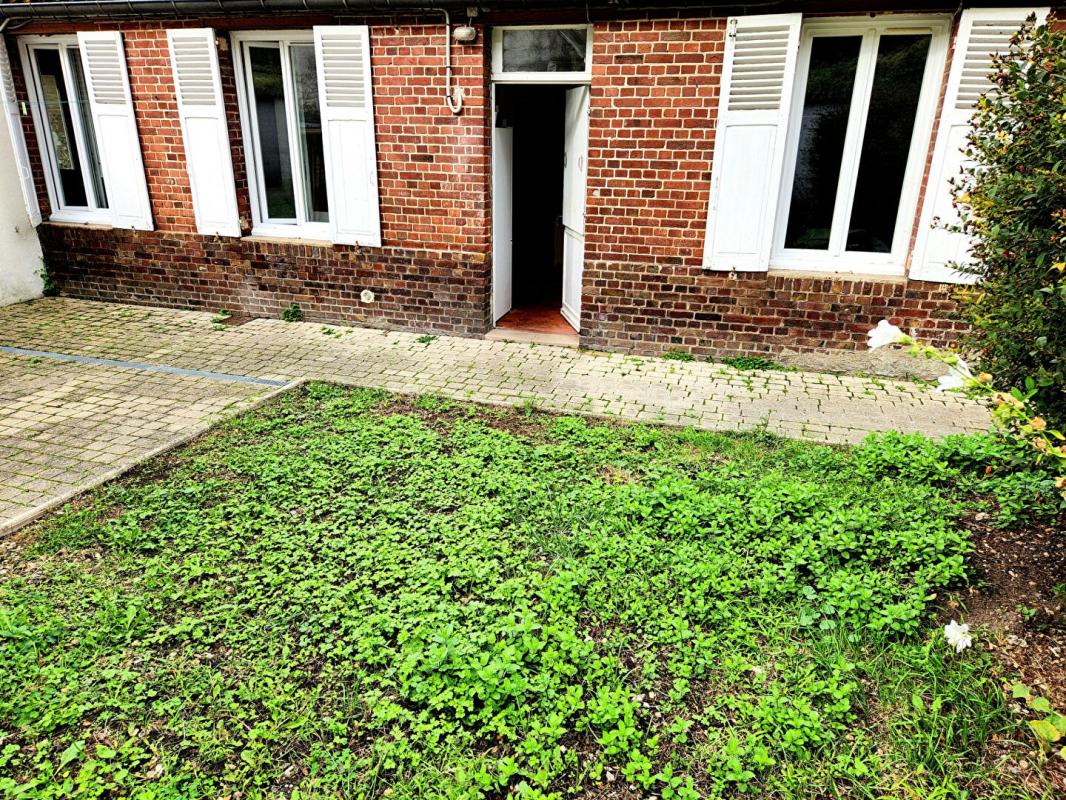 LES ANDELYS Exclusivité - Les Andelys - Immeuble de rapport de 3 logements  dont 2 loués pour une rentabilité de 18.240 par an.- Prix 195.900 9