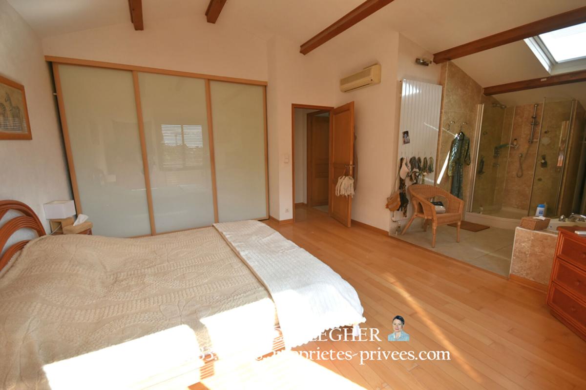 AUBAIS Maison Aubais 8 pièce(s) 217 m2 11