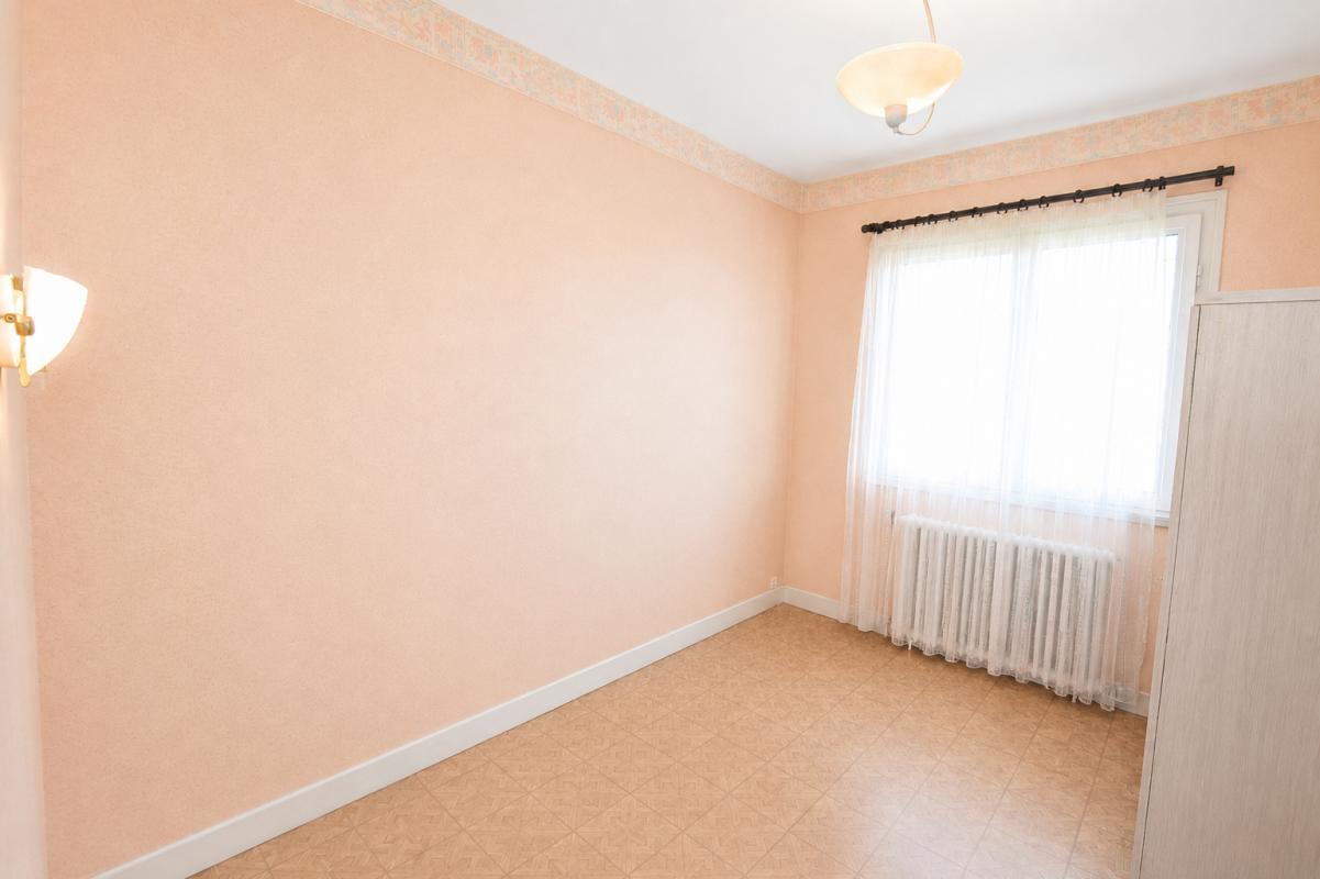 LAFRANCAISE Lafrançaise, 82130 , Tarn et Garonne. Maison  plain-pied  82 m², 5 Pièces , 3 chambres avec jardin privatif et garage fermé 11