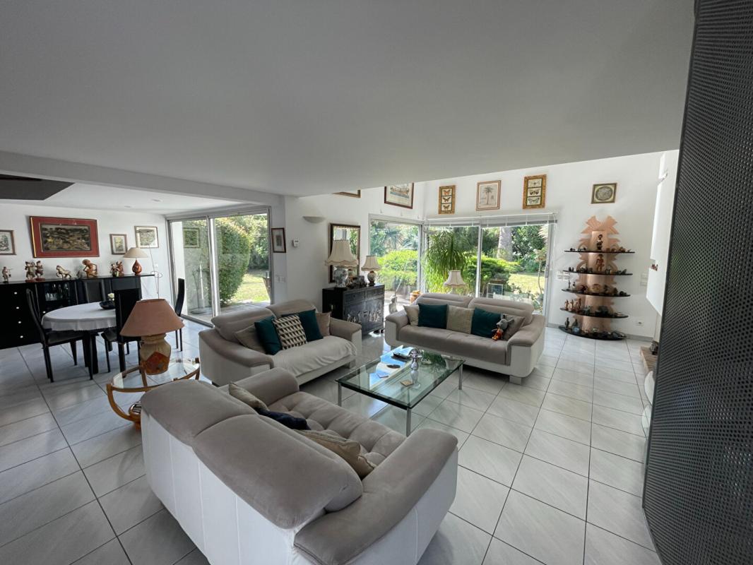 SAINT-CYPRIEN Villa Saint Cyprien 5 pièce(s) 130 m2 2