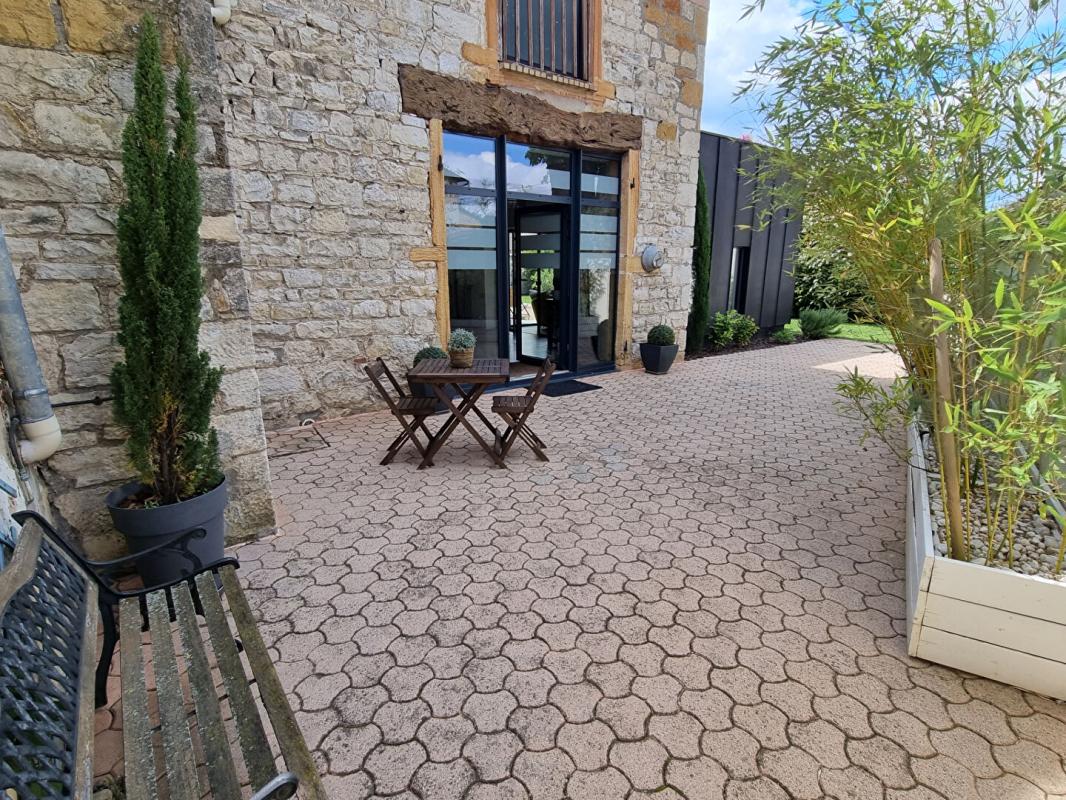 LES CHERES Maison Les Cheres 8 pièces 220 m2, garage, piscine 5
