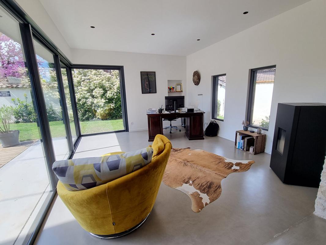 LES CHERES Maison Les Cheres 8 pièces 220 m2, garage, piscine 8