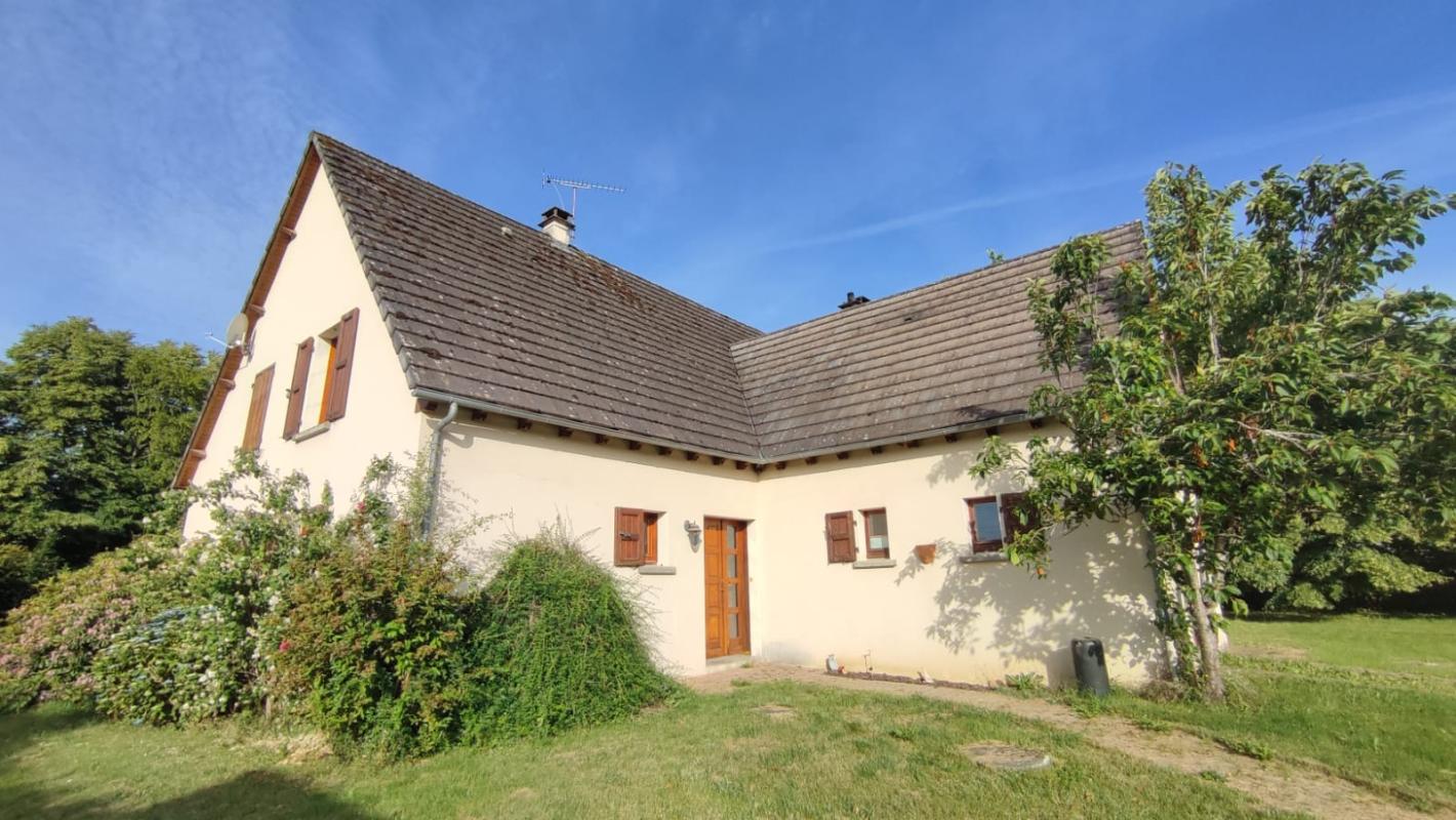 ARCHES Belle maison familiale avec terrain attenant dans Nord Cantal 2
