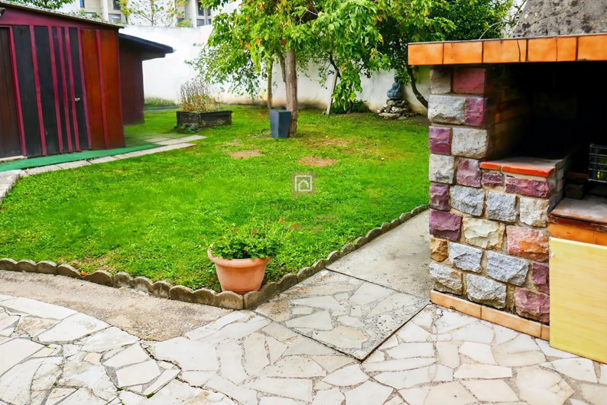 MERIGNAC MERIGNAC CHARMANTE MAISON FAMILIALE AVEC JARDIN ET CARPORT 9