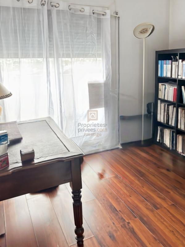BORDEAUX Appartement trois pièces au dernier étage lumineux avec balcon et terrasse 5