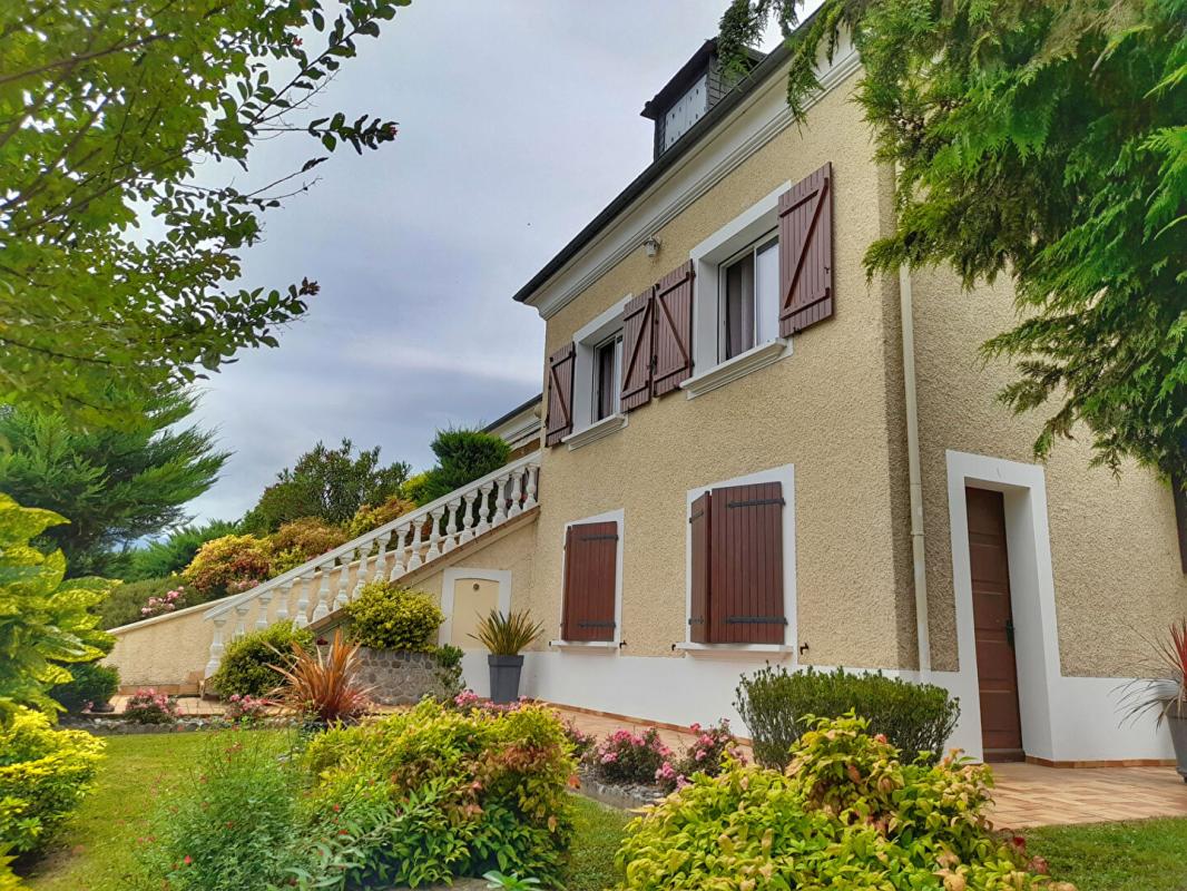 ASSON Villa sur 3 niveaux en face des Pyrénées 2