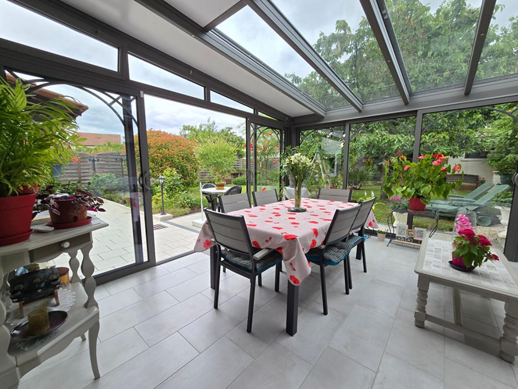 BROU-SUR-CHANTEREINE Maison individuelle avec 4 chambres, véranda et magnifique jardin 11