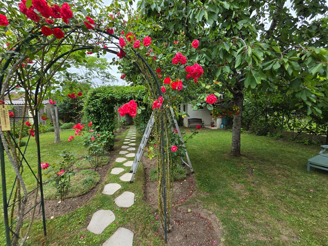 BROU-SUR-CHANTEREINE Maison individuelle avec 4 chambres, véranda et magnifique jardin 17