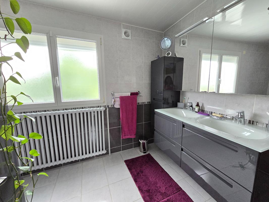 BROU-SUR-CHANTEREINE Maison individuelle avec 4 chambres, véranda et magnifique jardin 4