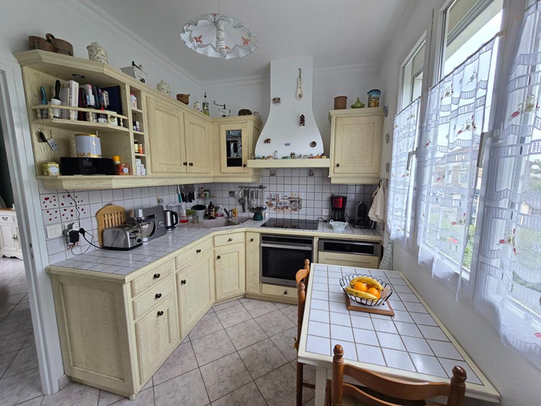 BROU-SUR-CHANTEREINE Maison individuelle avec 4 chambres, véranda et magnifique jardin 7