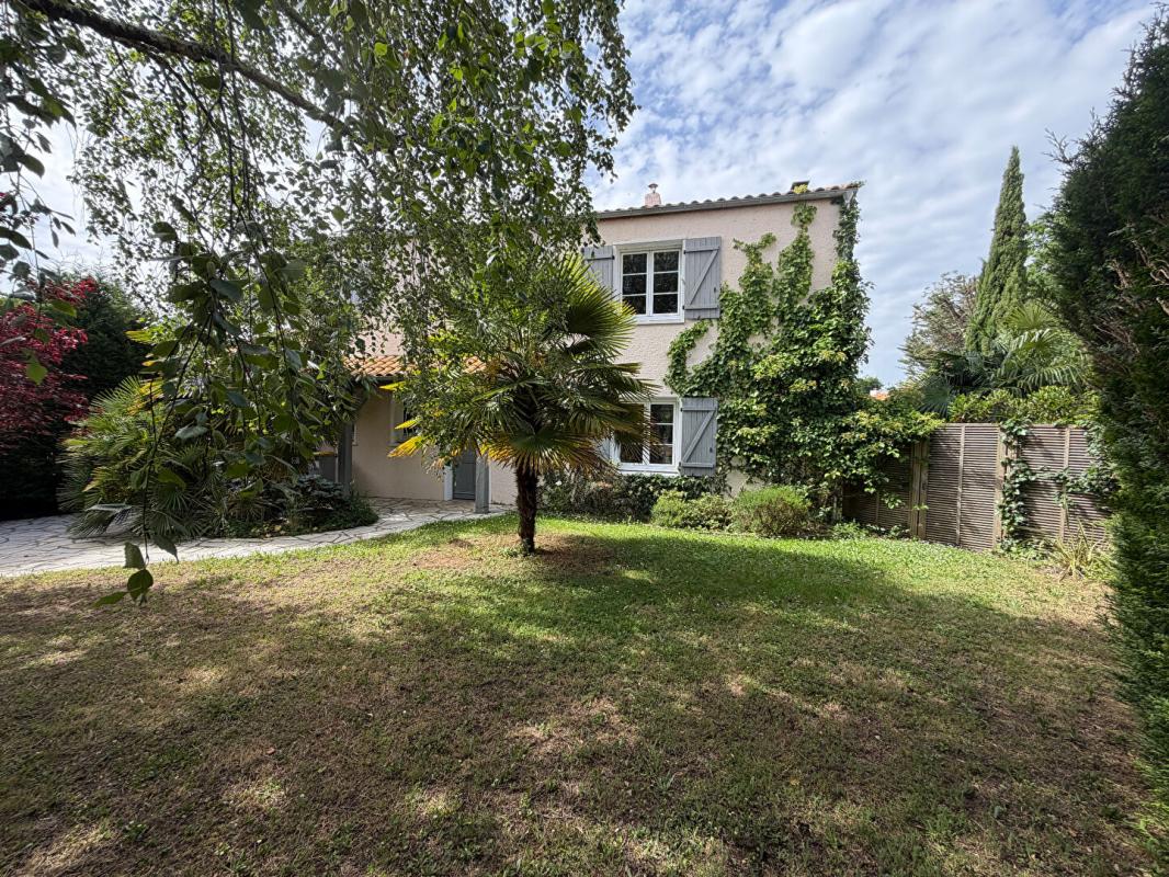 BASSE-GOULAINE Maison Basse Goulaine 7 pièce(s) 182 m2 1