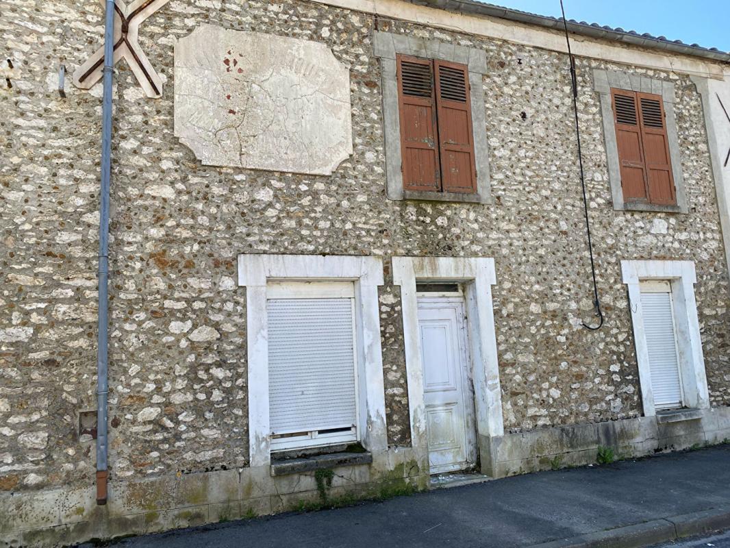 LA FERTE-GAUCHER Bâtisse/Maison de village en pierre 4