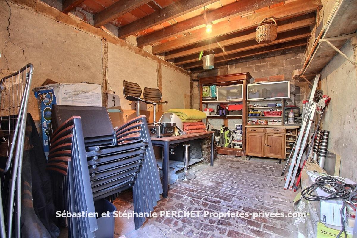 VILLAMBLAIN À LOUER ?Maison en pierres pleine de charme 3 chambres Cour sans vis-à-vis 10