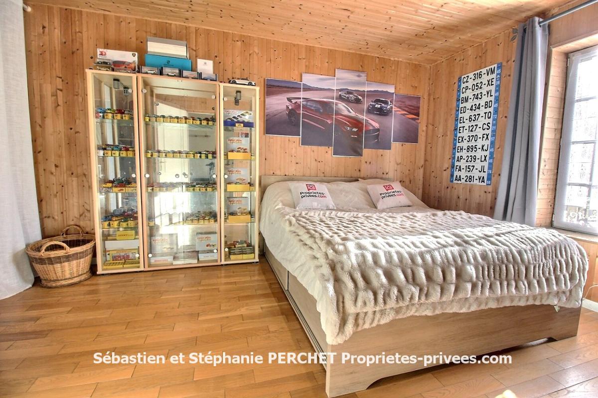 VILLAMBLAIN À LOUER ?Maison en pierres pleine de charme 3 chambres Cour sans vis-à-vis 5