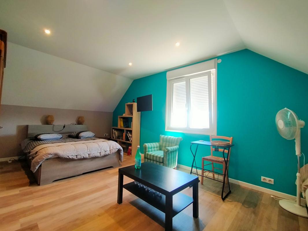 LA SUZE-SUR-SARTHE Maison La Suze Sur Sarthe 7 pièce(s) 200 m2 5
