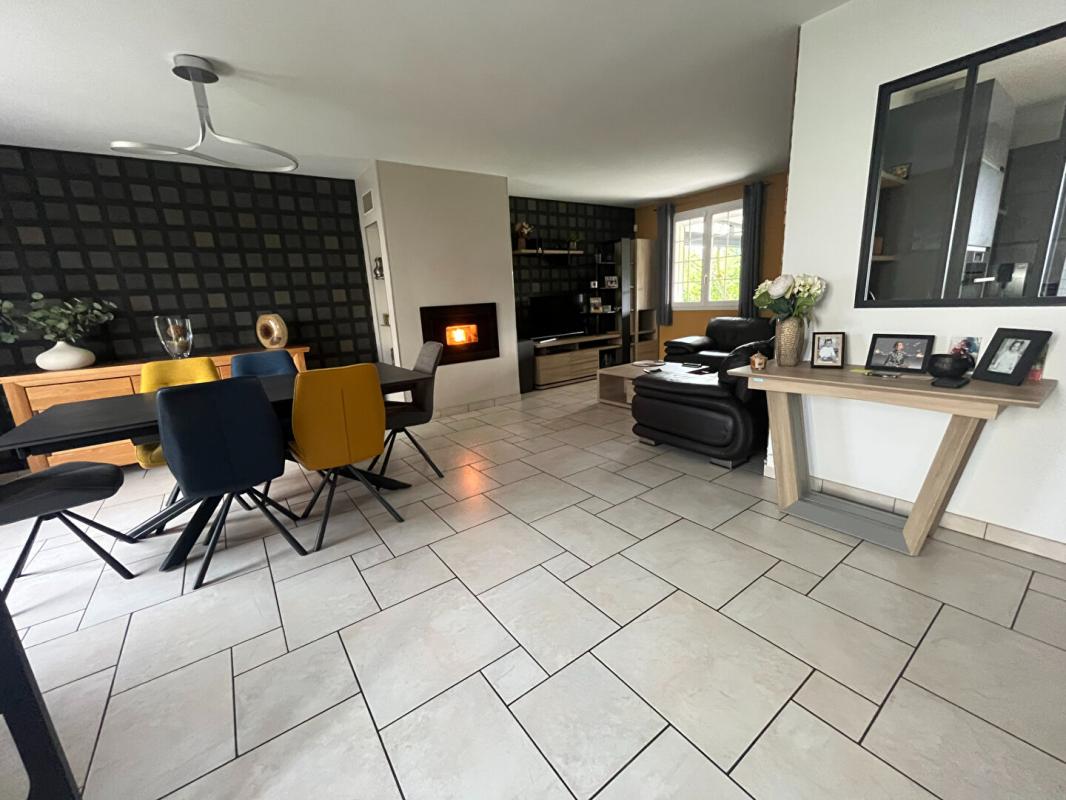GOURNAY-EN-BRAY MAISON INDIVIDUELLE 5 CHAMBRES 117 M2 SUR SOUS SOL 6