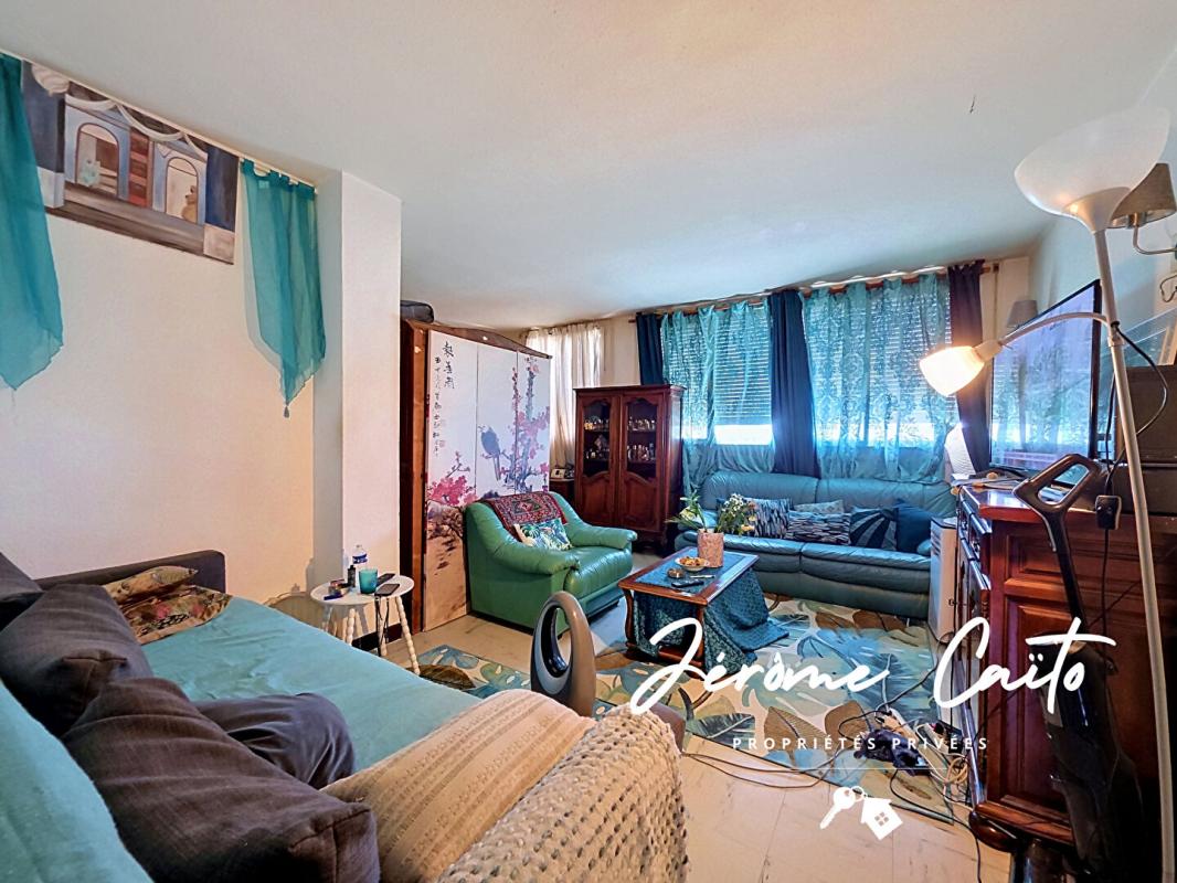 NIMES Appartement Nimes 3 pièce(s) 70,75 m2 + cave 1