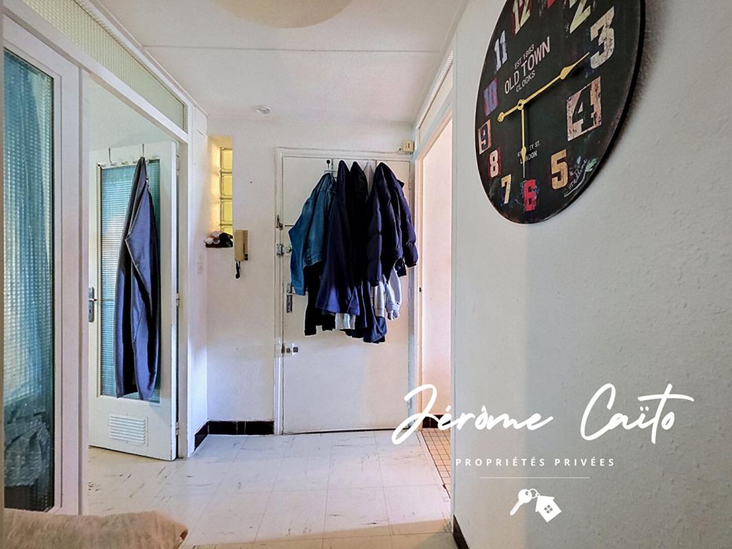 NIMES Appartement Nimes 3 pièce(s) 70,75 m2 + cave 6