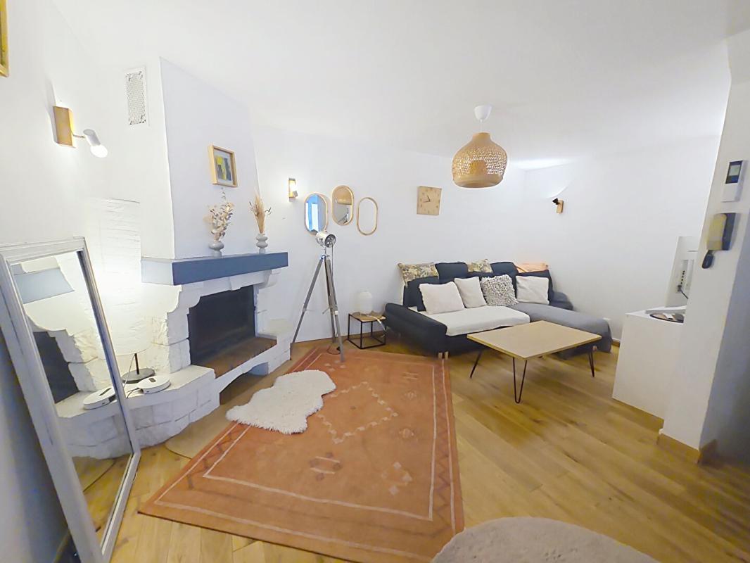 LA VALETTE-DU-VAR Maison de ville - 130 m² climatisé, au calme, vue sur les toits et le Coudon 5