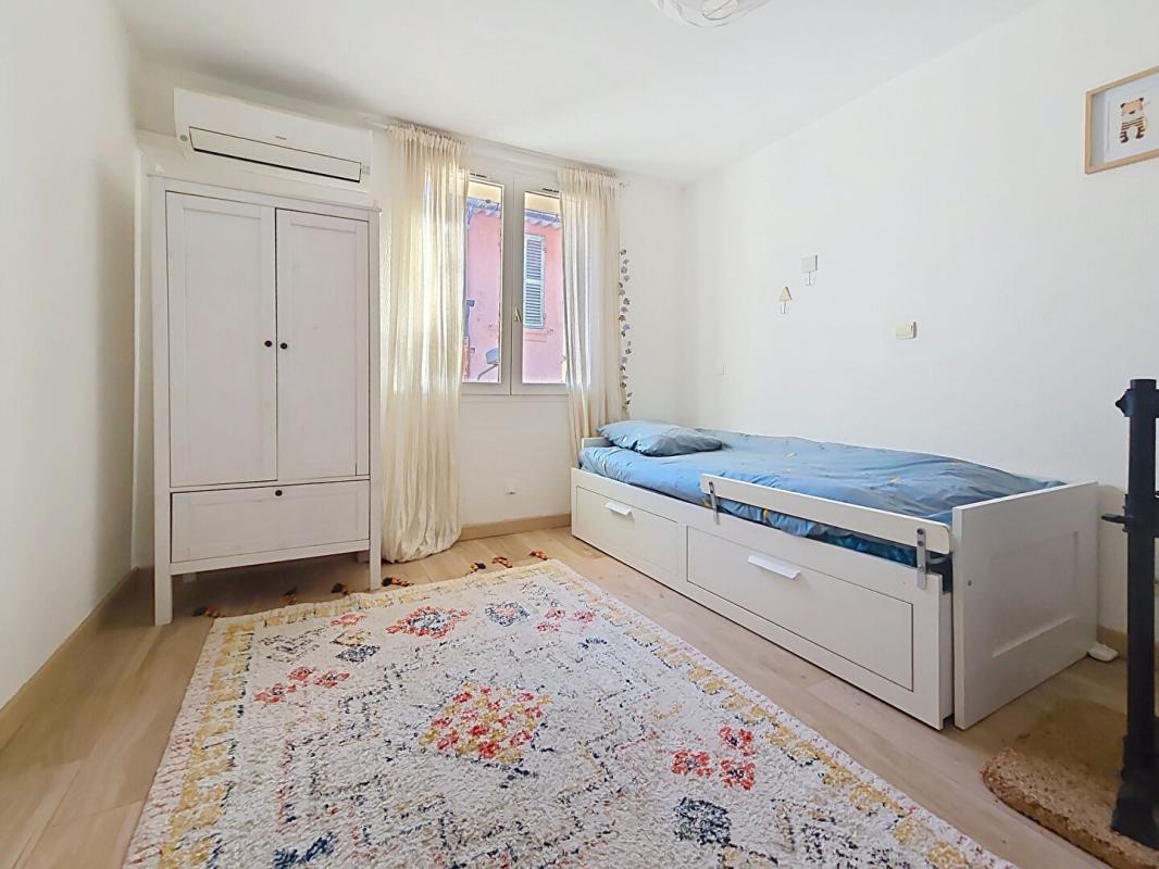 LA VALETTE-DU-VAR Maison de ville - 130 m² climatisé, au calme, vue sur les toits et le Coudon 6