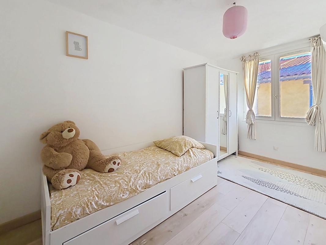 LA VALETTE-DU-VAR Maison de ville - 130 m² climatisé, au calme, vue sur les toits et le Coudon 7