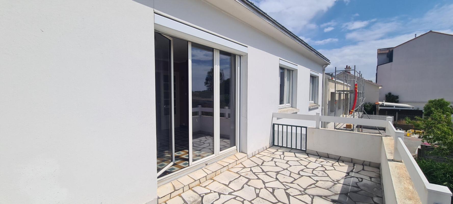 GORGES Maison Gorges 4 P . 3 Chs . 84.1 M² . T 719 M² . Balcon . Garage . Sous sol 10