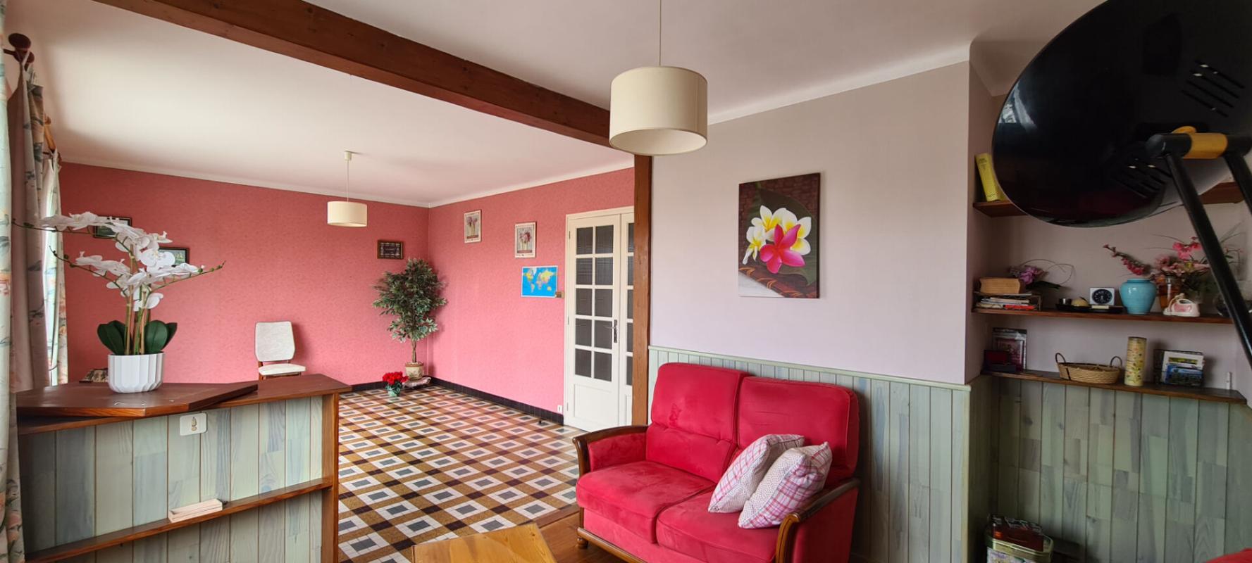 GORGES Maison Gorges 4 P . 3 Chs . 84.1 M² . T 719 M² . Balcon . Garage . Sous sol 6
