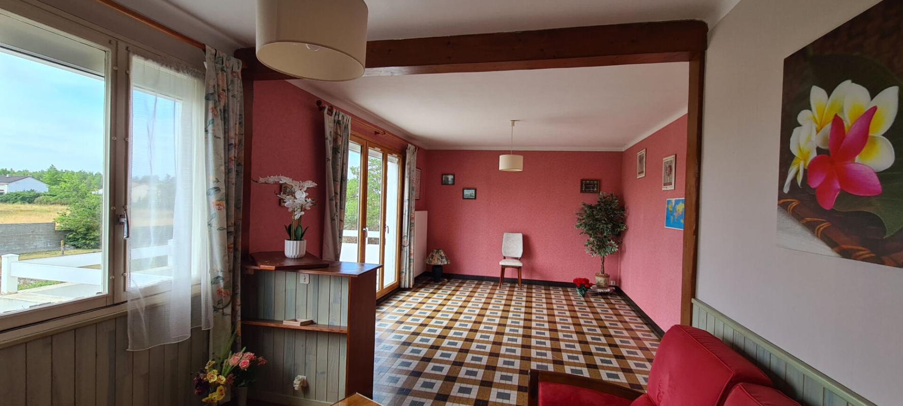 GORGES Maison Gorges 4 P . 3 Chs . 84.1 M² . T 719 M² . Balcon . Garage . Sous sol 7