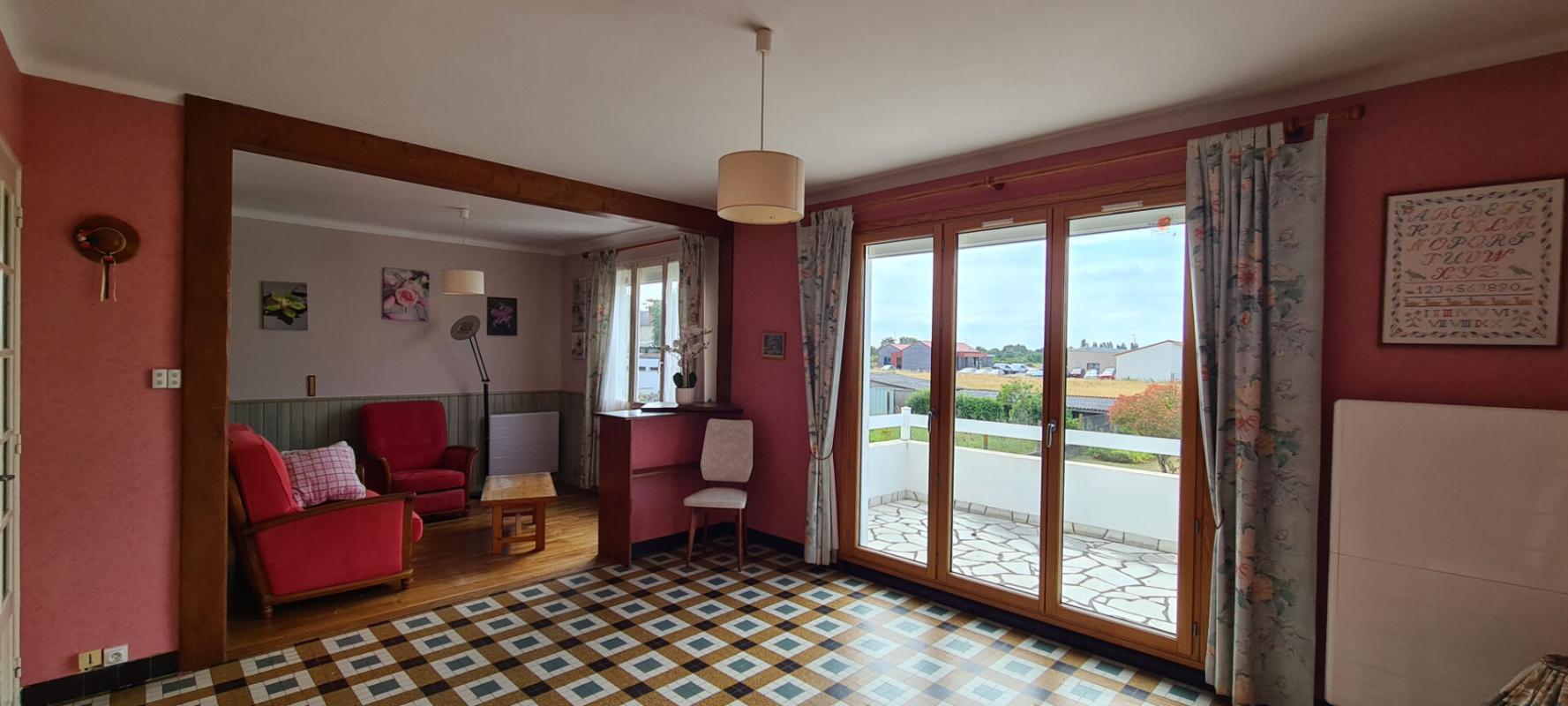 GORGES Maison Gorges 4 P . 3 Chs . 84.1 M² . T 719 M² . Balcon . Garage . Sous sol 8
