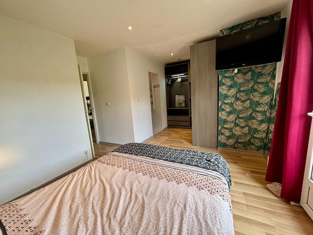 NEVERS Maison mitoyenne des deux côtés ? 101 m² habitables sur terrain de 274 m² - 3 chambres 16