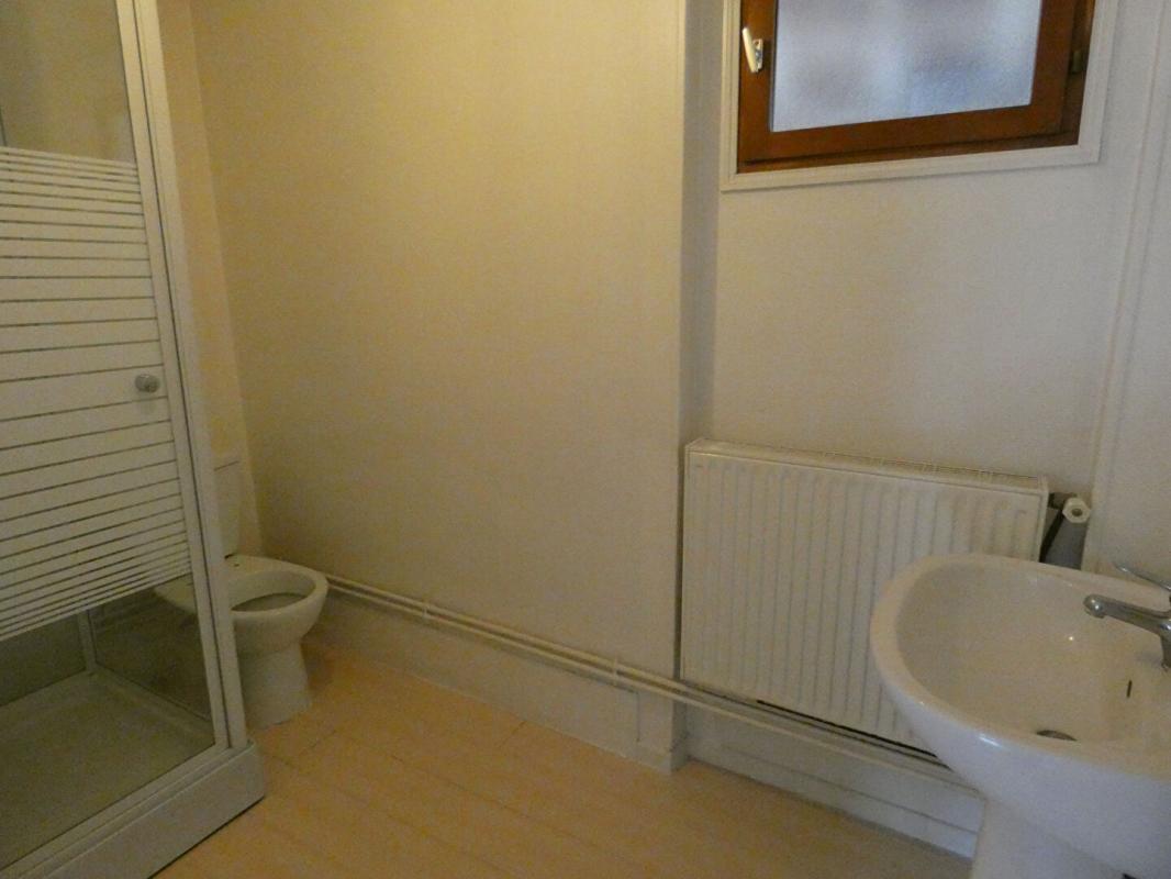 IVRY-LA-BATAILLE Appartement Ivry La Bataille 2 pièce(s) 4