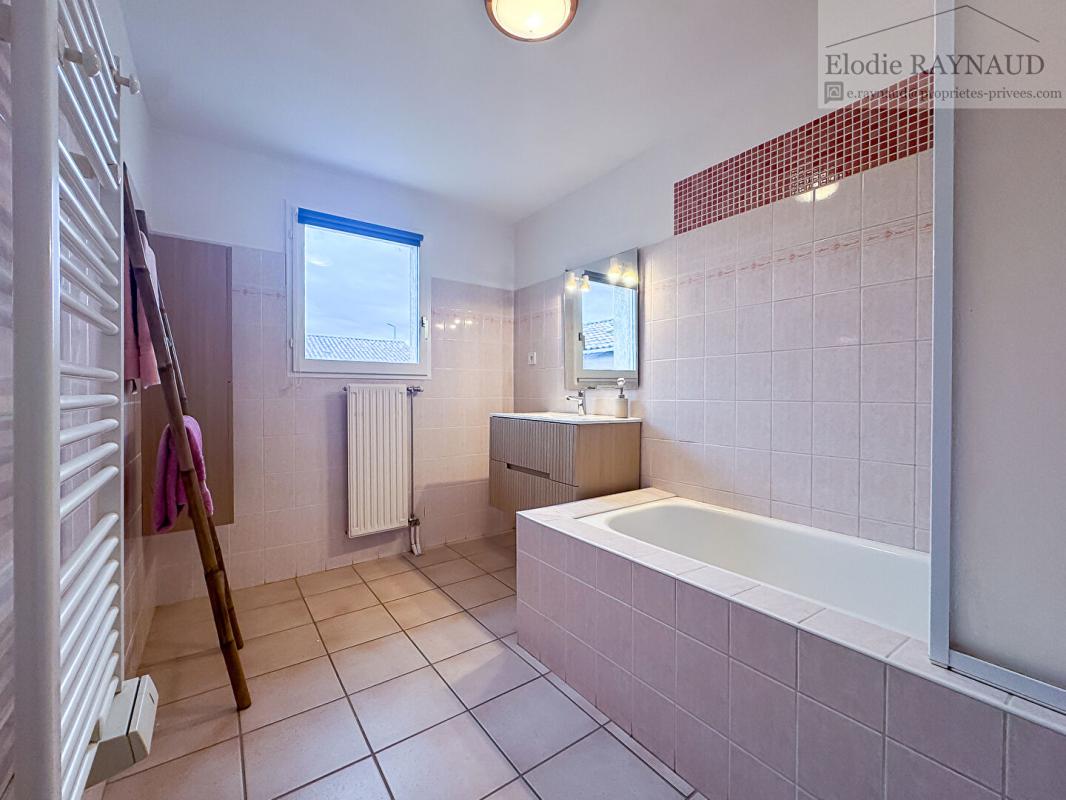MEYZIEU Maison Meyzieu 4 pièces 84 m2 13