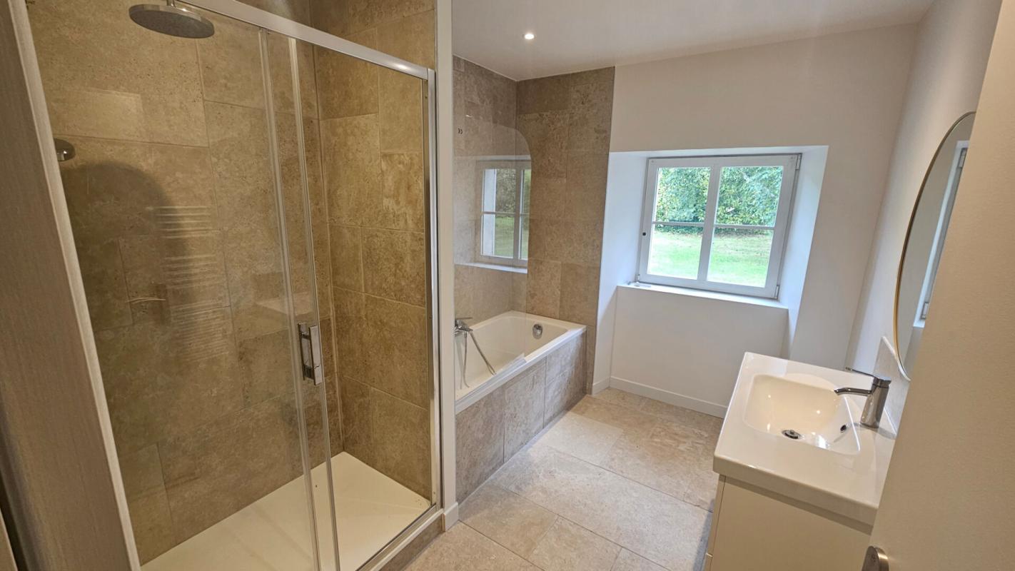 HOUDAN Houdan et N12 proche / Maison rénovée 210 m2 / 5 chambres + dépendances 11