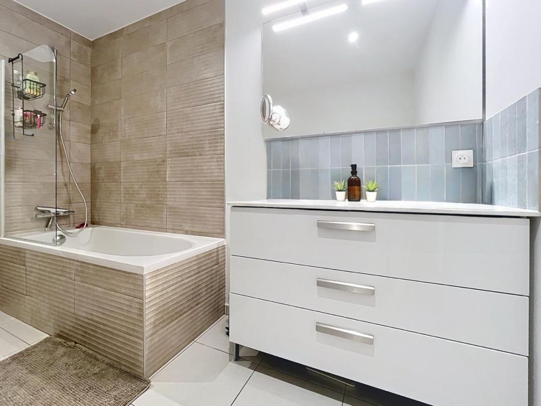 URRUGNE Urrugne, Appartement rénové 109m2 avec terrasse et parking 5