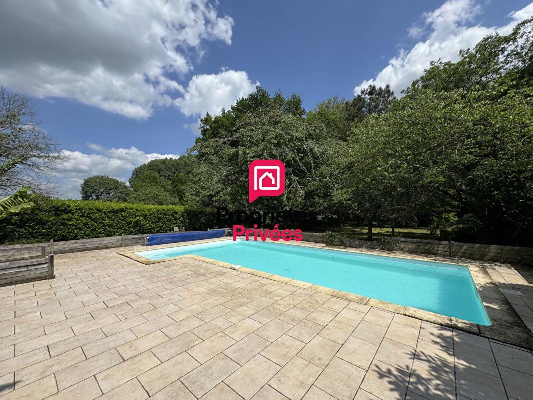 BARSAC DEPT 33 - BARSAC - Maison de caractère 5 pièce(s) 4 chambre de 137 m2 avec jardin, garage, atelier et piscine 10