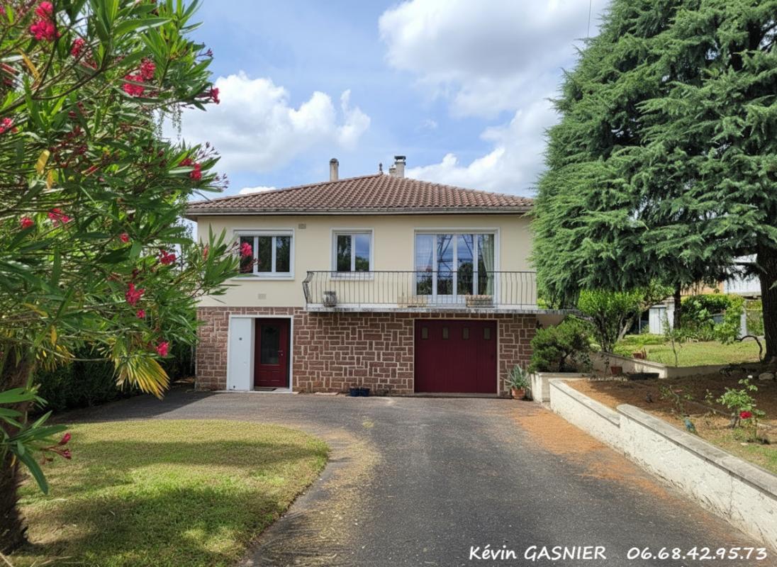 LINARS LINARS (16730) : Maison de 136m2 + 2 garages 1