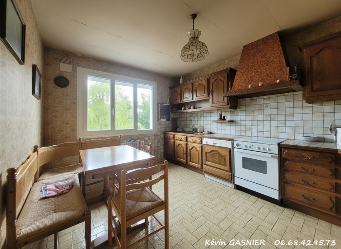 LINARS LINARS (16730) : Maison de 136m2 + 2 garages 6