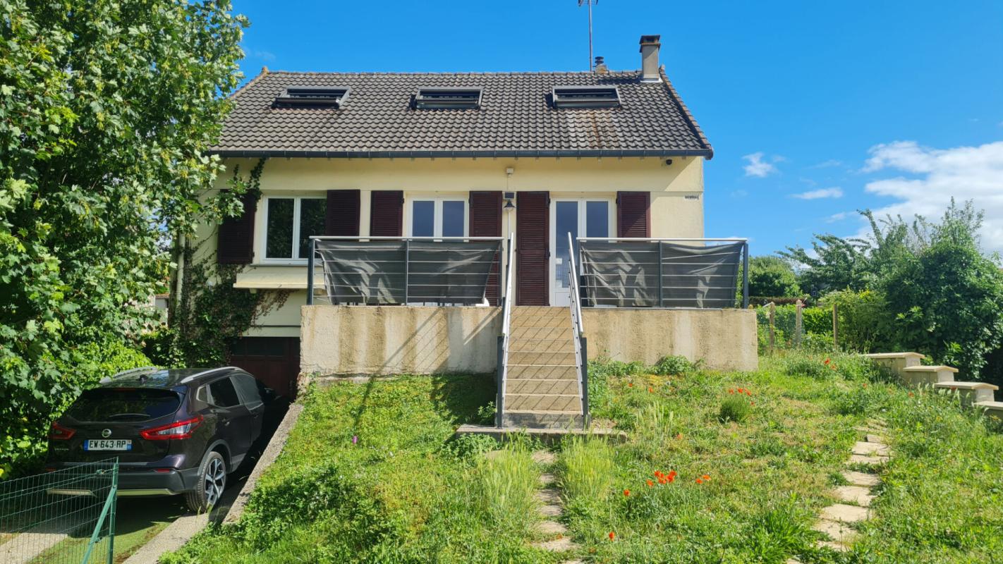 SAINT-OUEN-L'AUMONE Maison Saint Ouen L Aumone 6 pièce(s) 128.66 m2 1