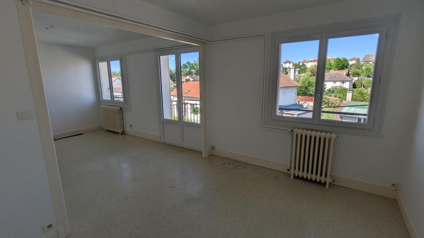 VARENNES-SUR-ALLIER Appartement F5 avec cave et garage, repeint à neuf 1