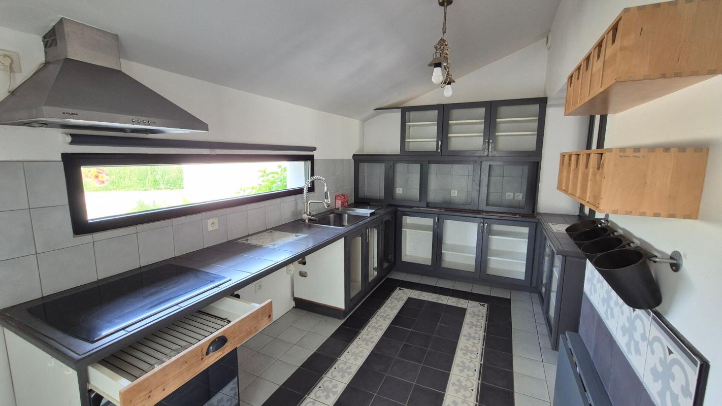 MORLAIX Longère de 4 logements 8 chambres 10