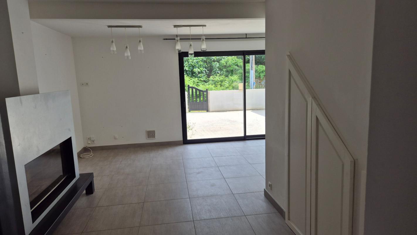 MORLAIX Longère de 4 logements 8 chambres 12