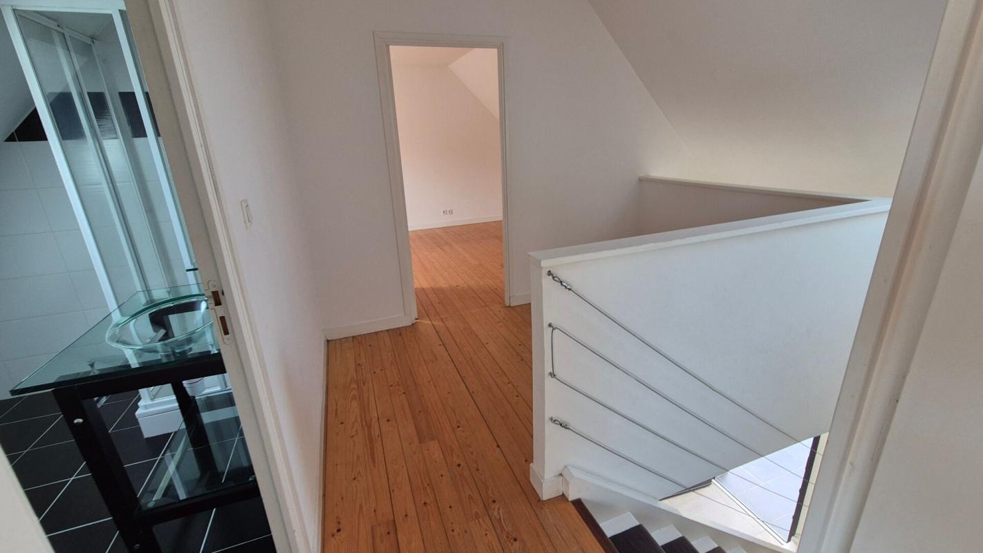 MORLAIX Longère de 4 logements 8 chambres 14